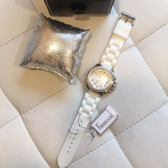 White Freelook Watch - Picture 1 of 3